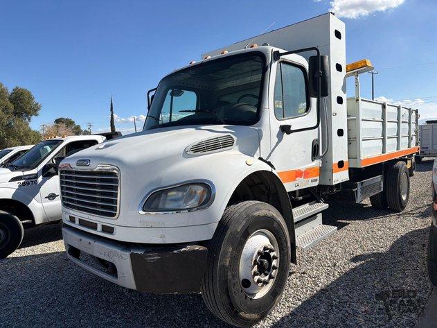 Sale Photo Thumbnail #13: 120 • 2008 freightliner m2 106