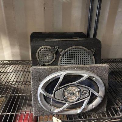 5026 • 3 speaker boxes with speakers