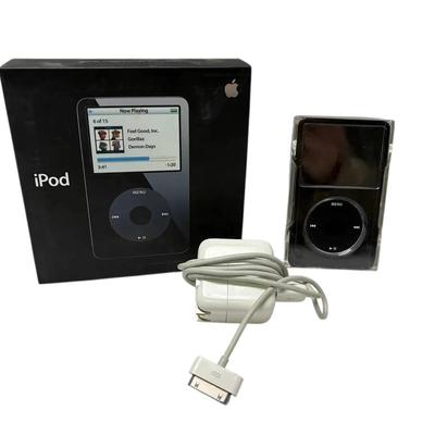Apple iPod Classic 5th Generation 30 GB 