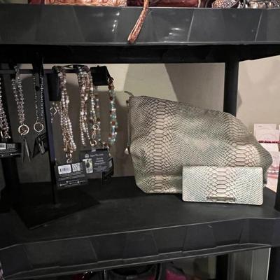 Sale Photo Thumbnail #175