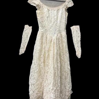 Vintage Lace Wedding Dress 