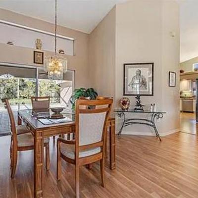 Sale Photo Thumbnail #4