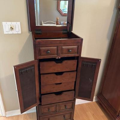 Sale Photo Thumbnail #77