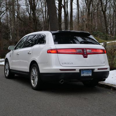 2019 LINCOLN MKT ELITE, 19k MILES, 7 PASSENGER SEATING - A single-owner car, garage kept, with a very low 19,640 miles. options include:...