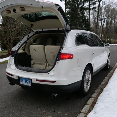 2019 LINCOLN MKT ELITE, 19k MILES, 7 PASSENGER SEATING - A single-owner car, garage kept, with a very low 19,640 miles. options include:...