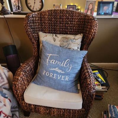 Woven accent chair