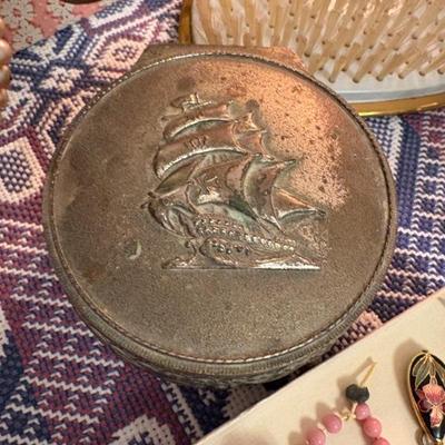 Sale Photo Thumbnail #586