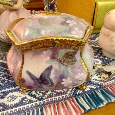 Sale Photo Thumbnail #585