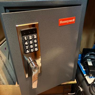 Sale Photo Thumbnail #1046