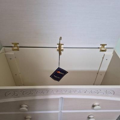 Sale Photo Thumbnail #360