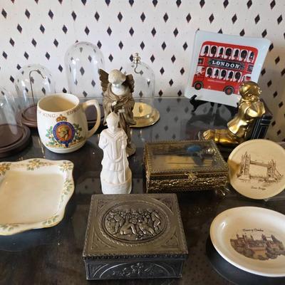 Set Of 4 Glass Display Domes And Other Mixed Home Decor