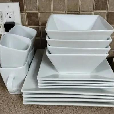 Porcelain Square Dishware