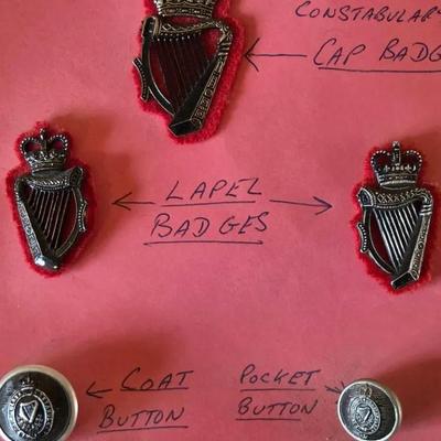 Royal Ulster Constabulary (RUC) Queen's Crown Badge And Button Set