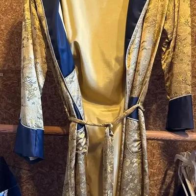 L Men’s Robe