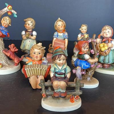 Sale Photo Thumbnail #29: 8 Hummel Figurines