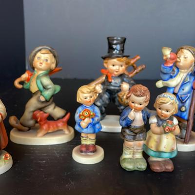 Sale Photo Thumbnail #28: 7 Hummel Figurines 