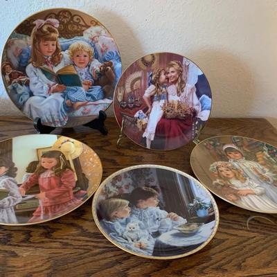 Decorative Wall Hanging Plates ￼