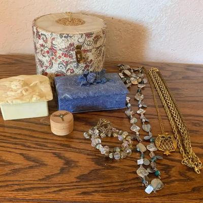 Costume Jewelry & Jewelry Boxes 
