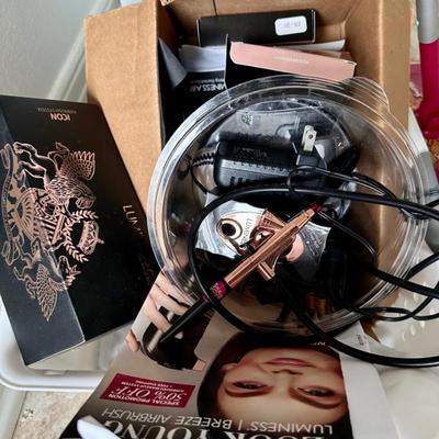 Sale Photo Thumbnail #72: Air brush makeup set