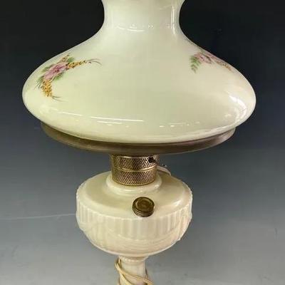 Vintage Custard Glass Gone With The Wind Lamp 