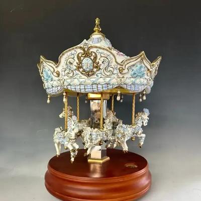 San Francisco Music Box Company Carousel “Elizabeth” 661/5000