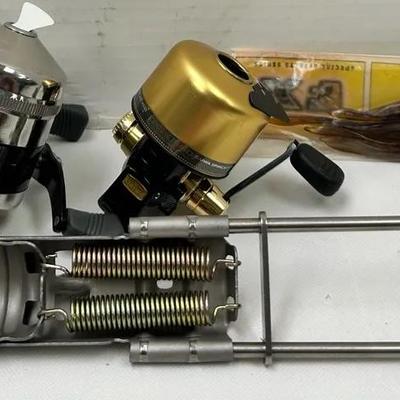 Automatic Hook Setter and Spincast Reel Fishing Set