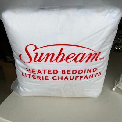 Brand New Bedding Lot: Sunbeam Heated Bedding, Beautyrest Mattress Pad & Twin Reversible Set