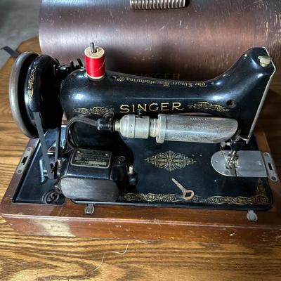 Singer 99k Portable Sewing Machine - Bentwood Case, Foot Pedal & Accessories - Circa 1920s/30s