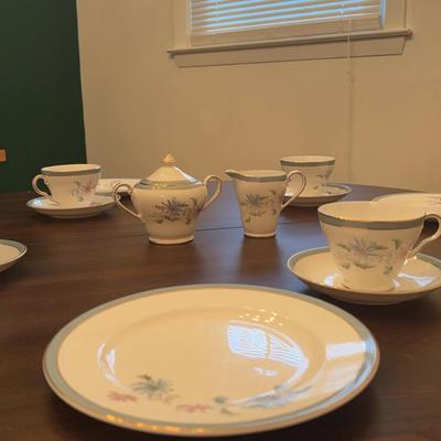 Royal Grafton "Gay Morning" Tea Service for 4 (14pc)