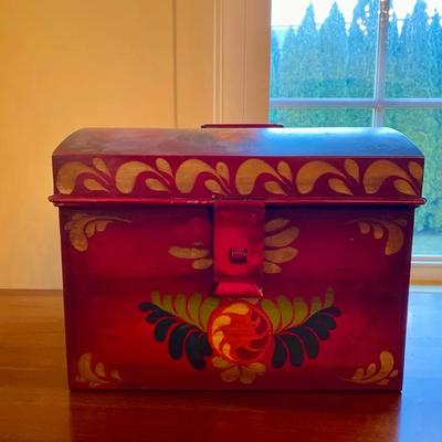 Vintage Signed Rosemaling Style Hand-Painted Wooden Trunk / Keepsake Box