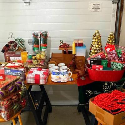 Ultimate Christmas Decor Mega-Lot: Vintage Books, Portmeirion China, Snowman Mugs & More!