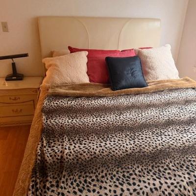 Sale Photo Thumbnail #142