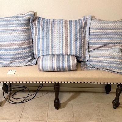 Upholstered Bench With Bedding 