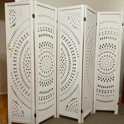 Antique White Wooden Screen