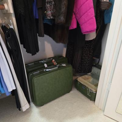 Sale Photo Thumbnail #93: American Tourister Luggage