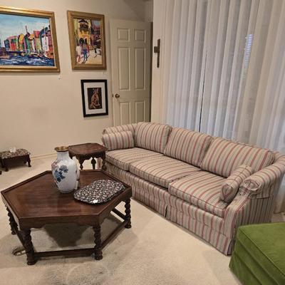 Sale Photo Thumbnail #24: Solid Oak Hexagon Coffee Table Barley Twist Legs