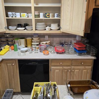 Sale Photo Thumbnail #49: Storage containers