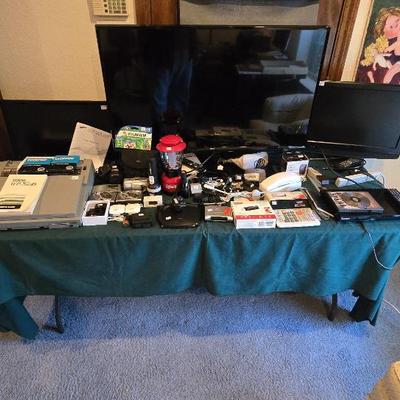 Sale Photo Thumbnail #33: LG - 43" Class 6 Series LED 4K UHD Smart webOS TV
RCA L22HD32D 22-Inch LCD/DVD Combo HDTV
