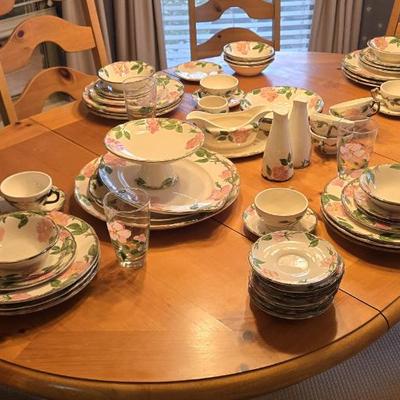 Sale Photo Thumbnail #54: Franciscan "Desert Rose" Dinnerware