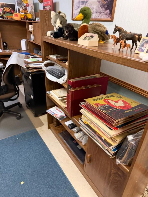 Sale Photo Thumbnail #32