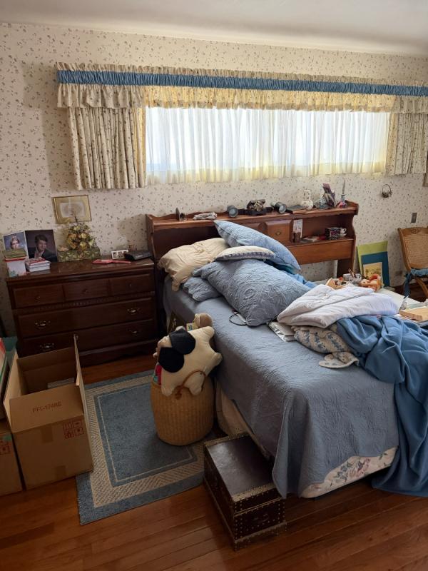 Sale Photo Thumbnail #10