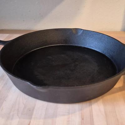 Cast Iron Frying Pan 