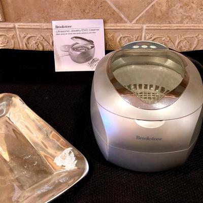 AR142 Brookstone Ultrasonic Jewelry /DVD Cleaner 