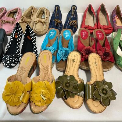 BQ112 Women’s Size 9 Sandals & Slippers