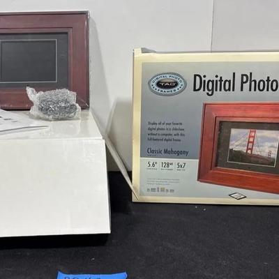 BQ162 Digital Photo Frame 