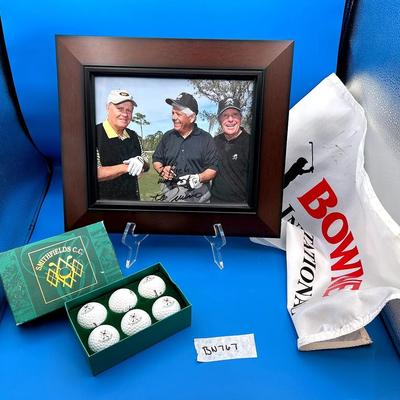 BN767 Lee Trevino Hand Signed 8 1/2 X 11 Framed Photo