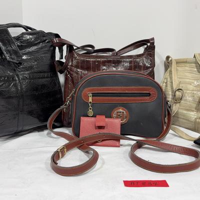 AT834 Shoulder  Bag And More 