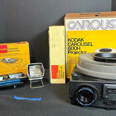 BQ139 Vintage Kodak Carousel 600H Projector & Stack Loader