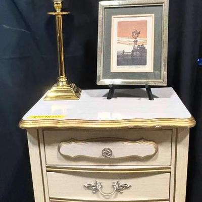 BQ122 Vintage French Provincial Nightstand & Lamp