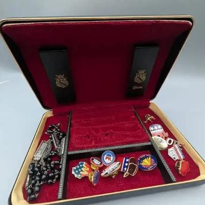 Shields Men's Case and Contents